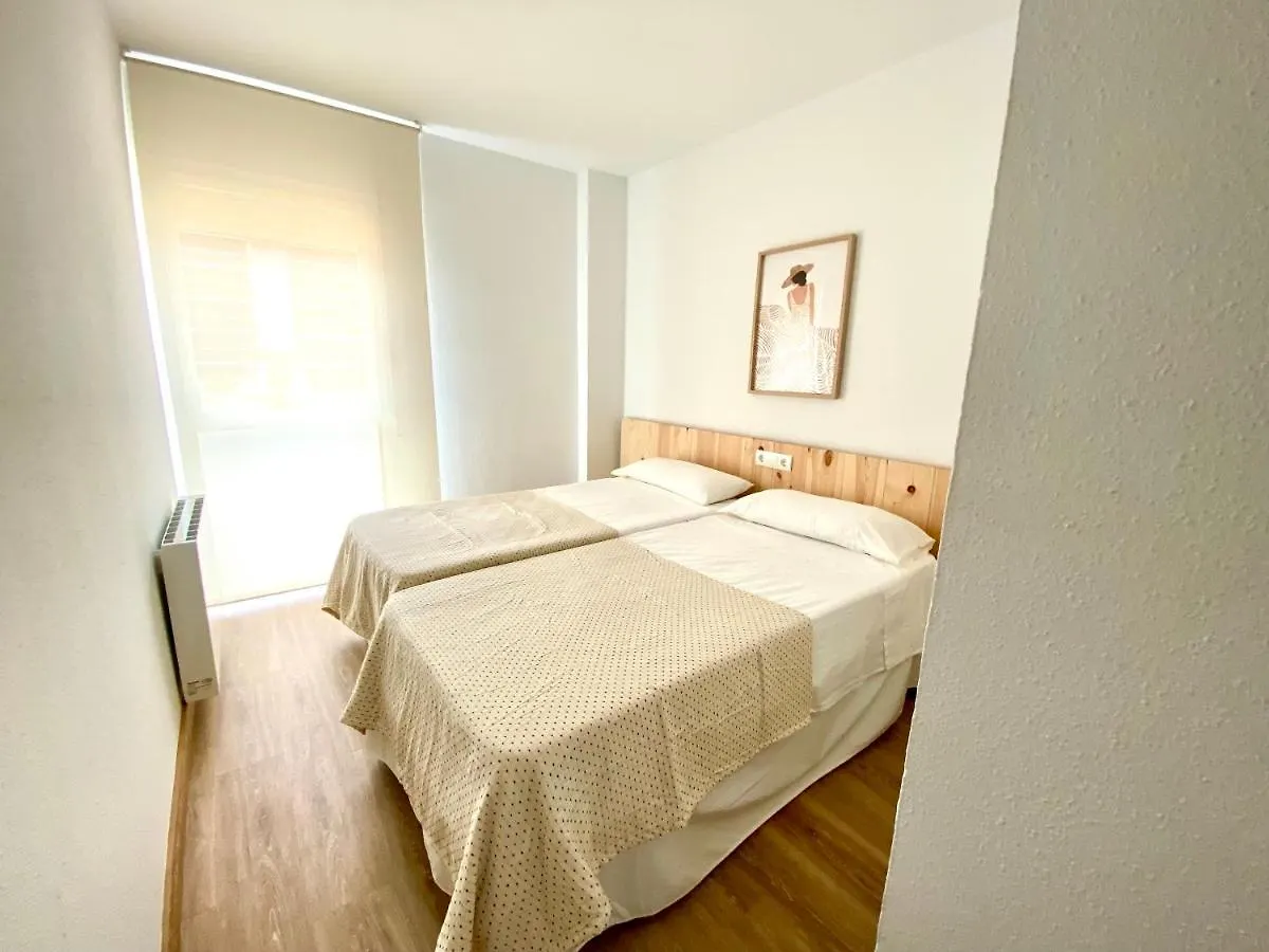 Apartamento Con 3 Habitaciones, Terraza Y Jardin Comunitario Con Piscina En Sant Antoni De Calonge