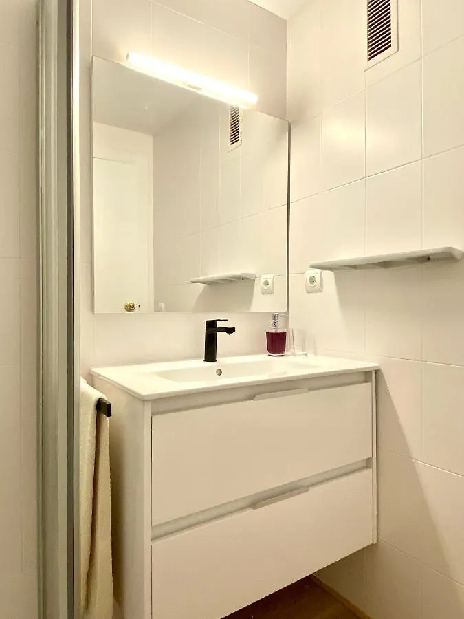 Apartamento Con 3 Habitaciones, Terraza Y Jardin Comunitario Con Piscina En Sant Antoni De Calonge