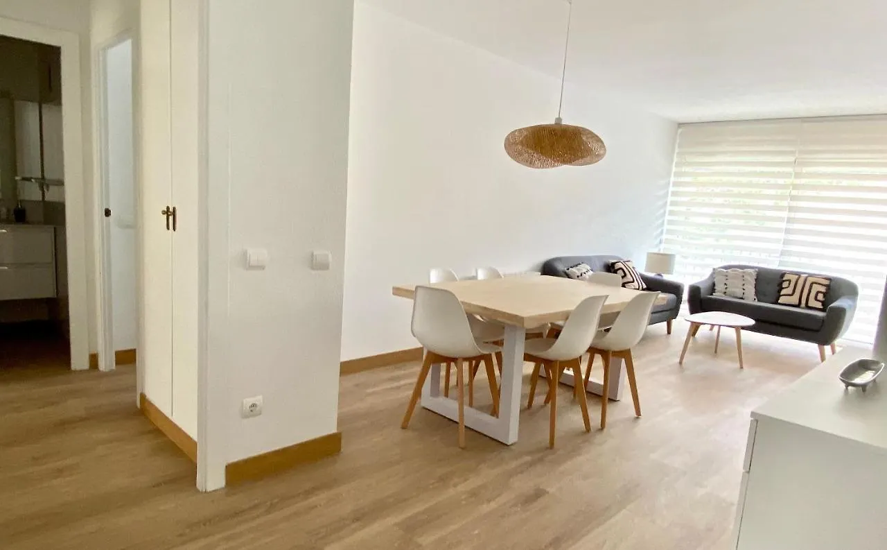 Apartamento Con 3 Habitaciones, Terraza Y Jardin Comunitario Con Piscina En Sant Antoni De Calonge