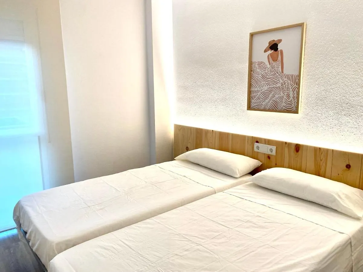 Apartamento Con 3 Habitaciones, Terraza Y Jardin Comunitario Con Piscina En Sant Antoni De Calonge
