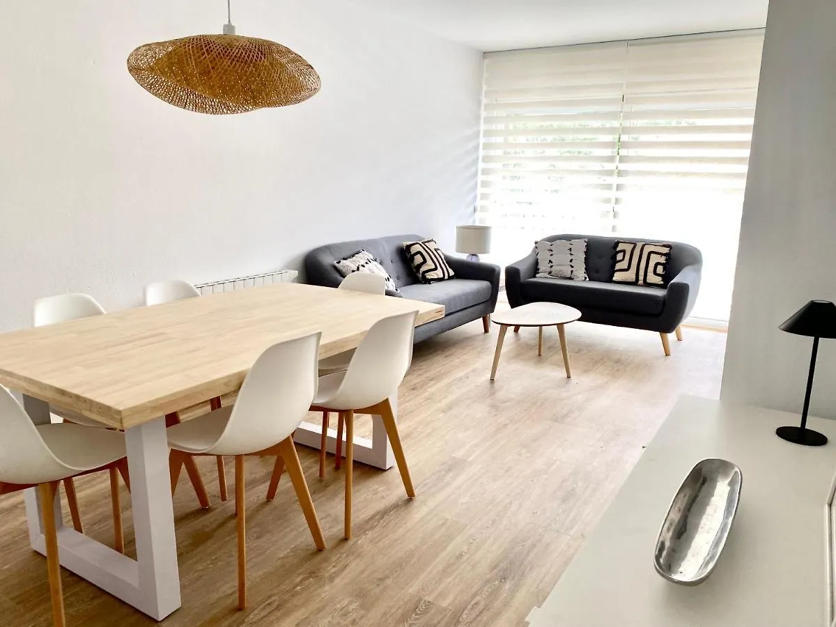 Apartamento Con 3 Habitaciones, Terraza Y Jardin Comunitario Con Piscina En サン・アントニオ・デ・カランジャ